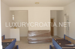 /c_images/thumb_2827739_1_Seafront-apartment-house-for-sale-Mokosica-Dubrovnik-7.jpg