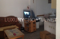 /c_images/thumb_2828138_3_bedroom-apartment-with-big-courtyard-Ciovo-Okrug-Gornji0.jpg