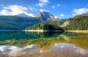 thumb_3347032_crno-jezero-photo-jshnay-cc-by-sa-4.0-ok.jpg